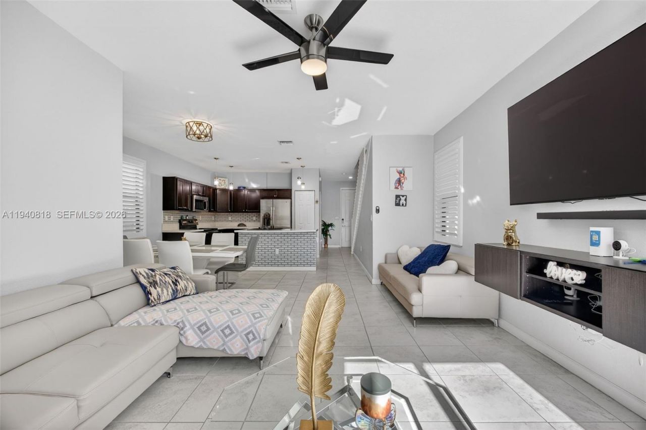 3756 NE 1st St, Homestead, FL 33033 Photo