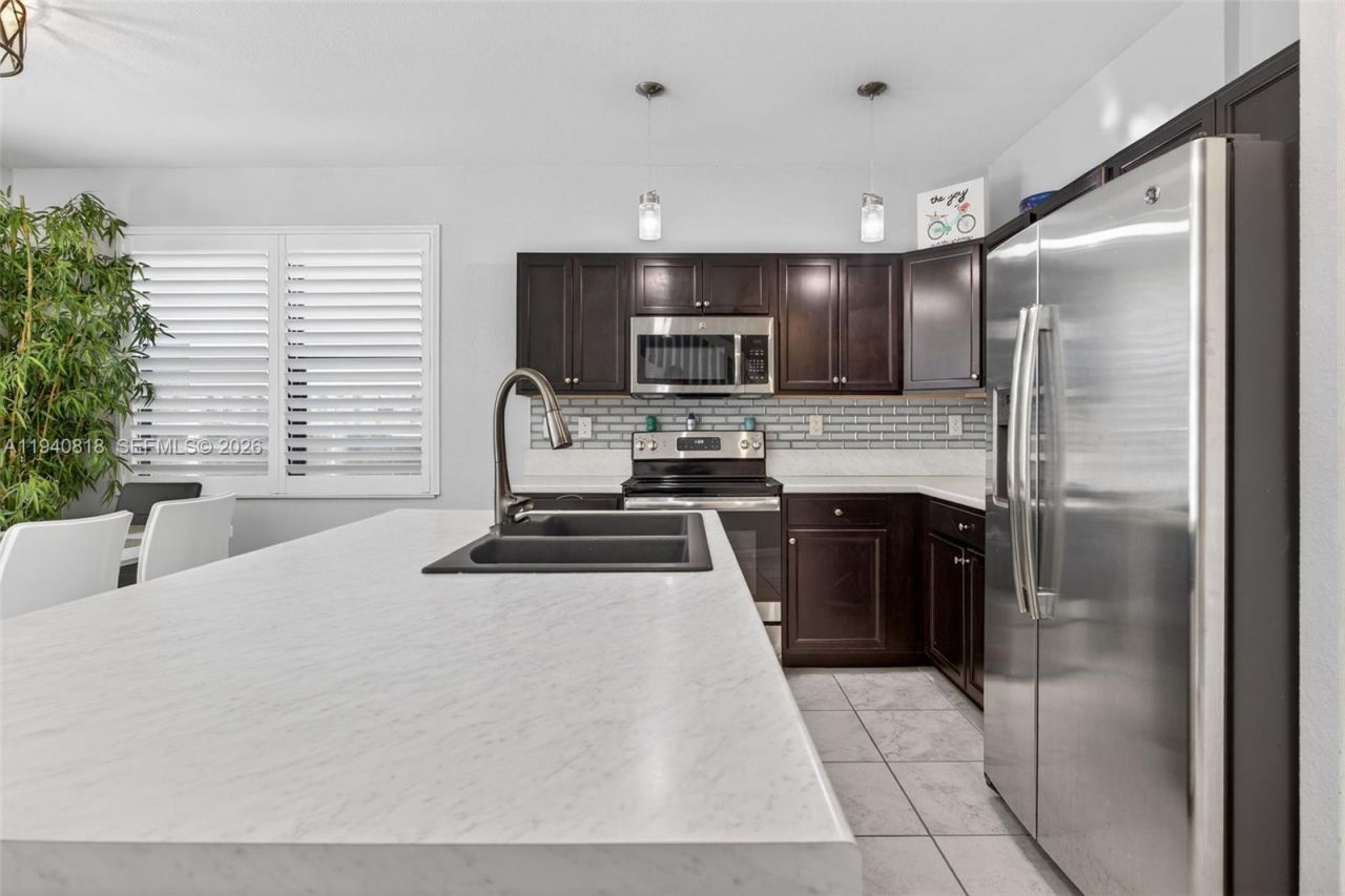 3756 NE 1st St, Homestead, FL 33033 Photo