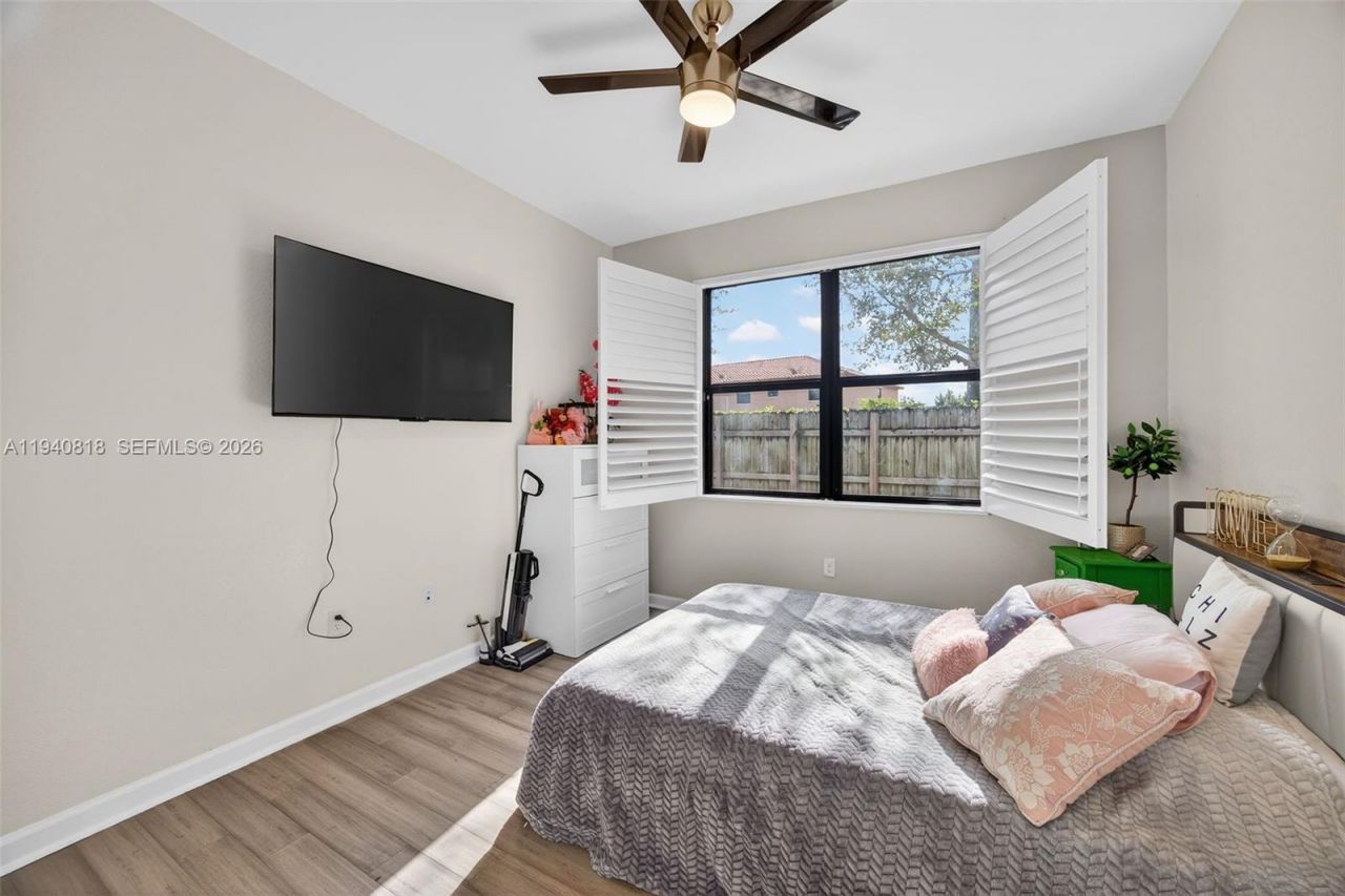 3756 NE 1st St, Homestead, FL 33033 Photo