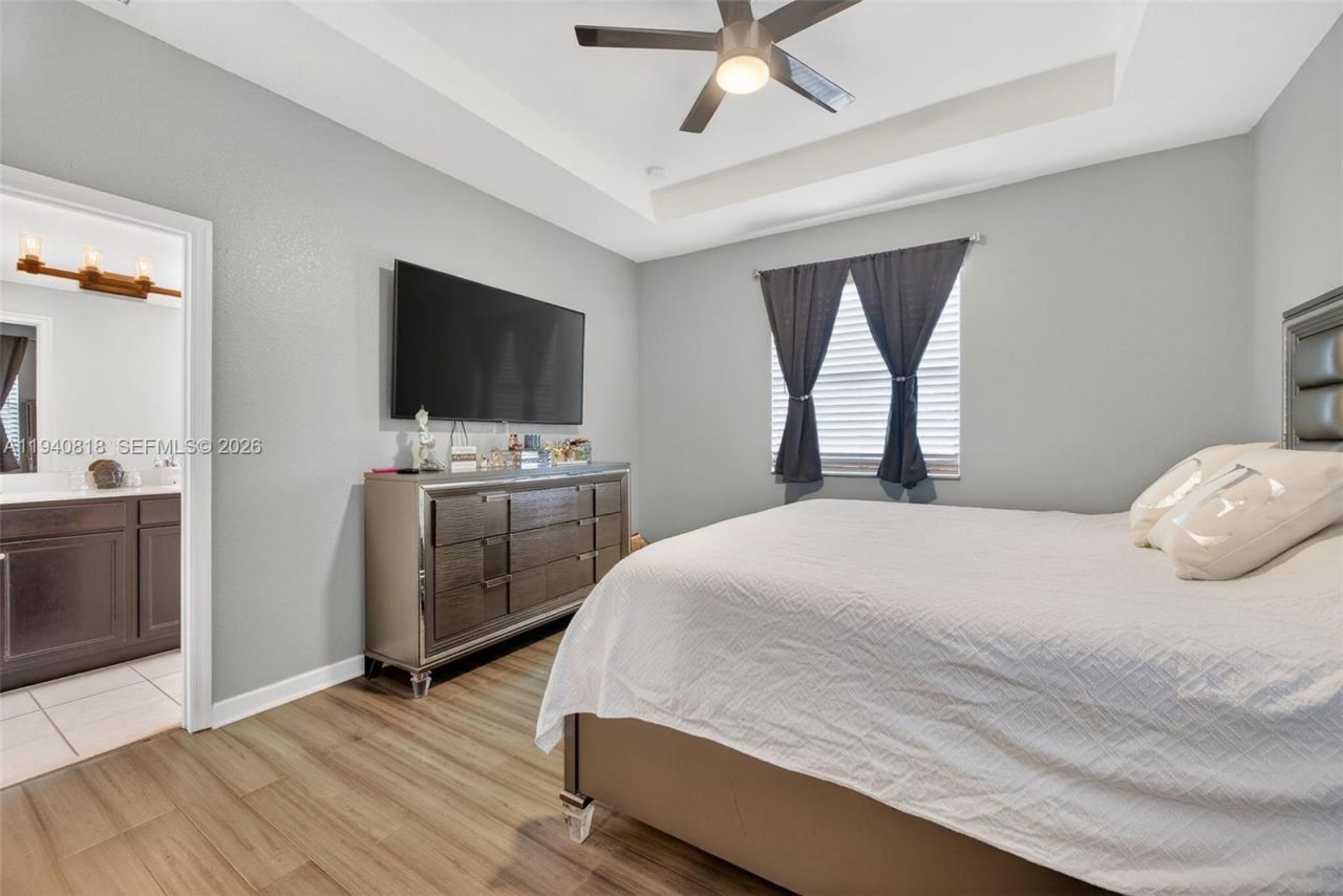 3756 NE 1st St, Homestead, FL 33033 Photo