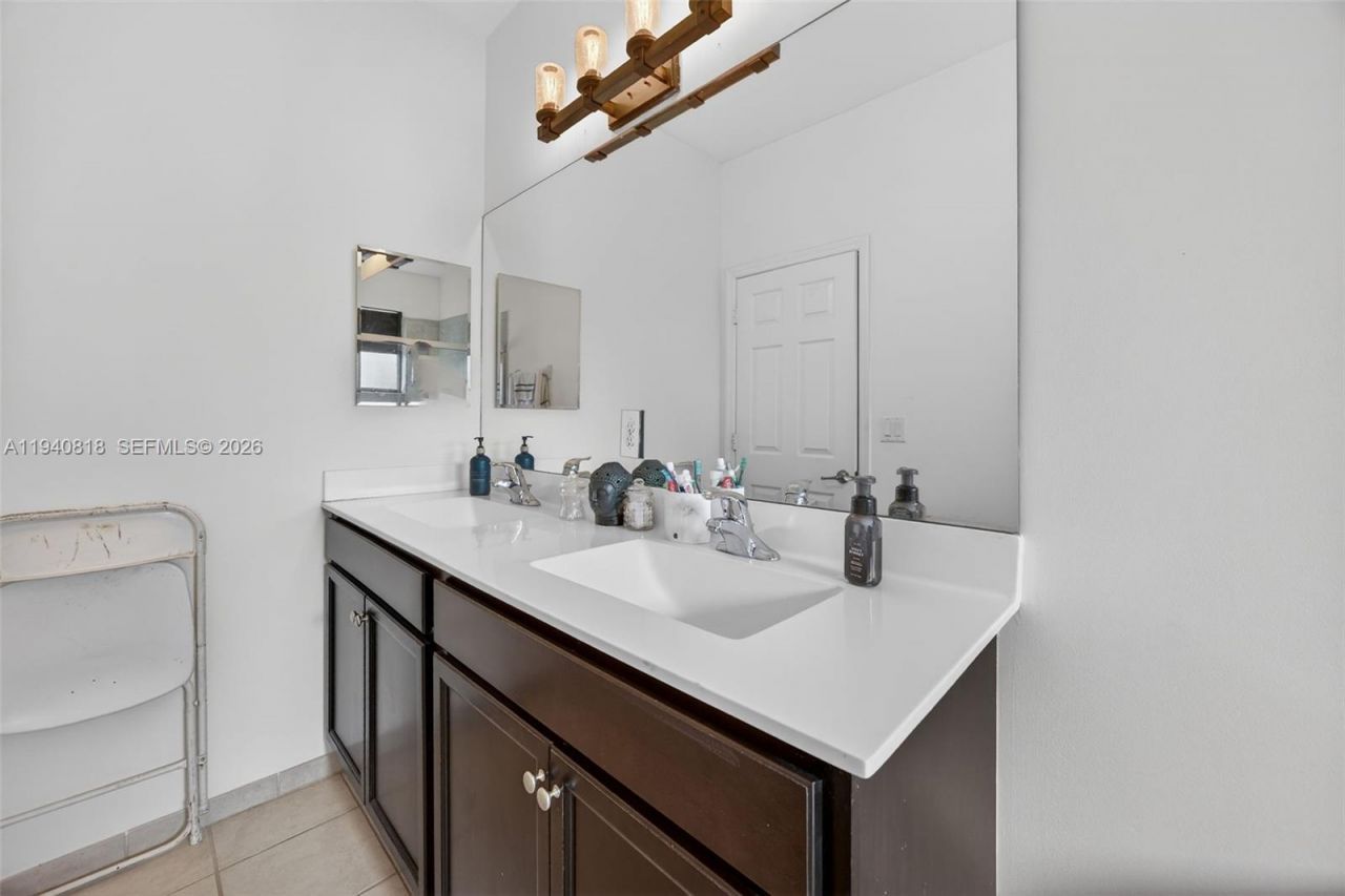 3756 NE 1st St, Homestead, FL 33033 Photo