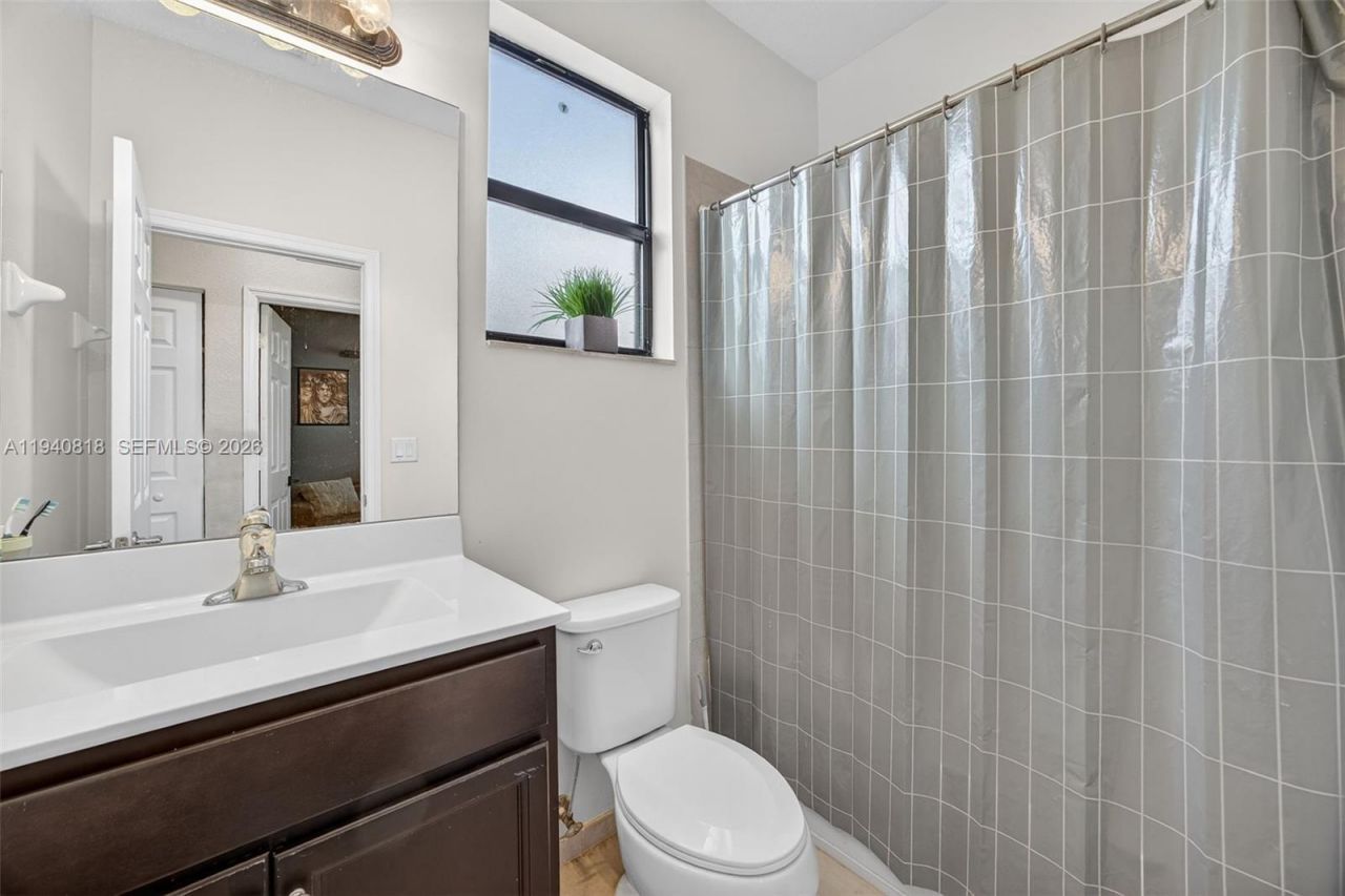 3756 NE 1st St, Homestead, FL 33033 Photo