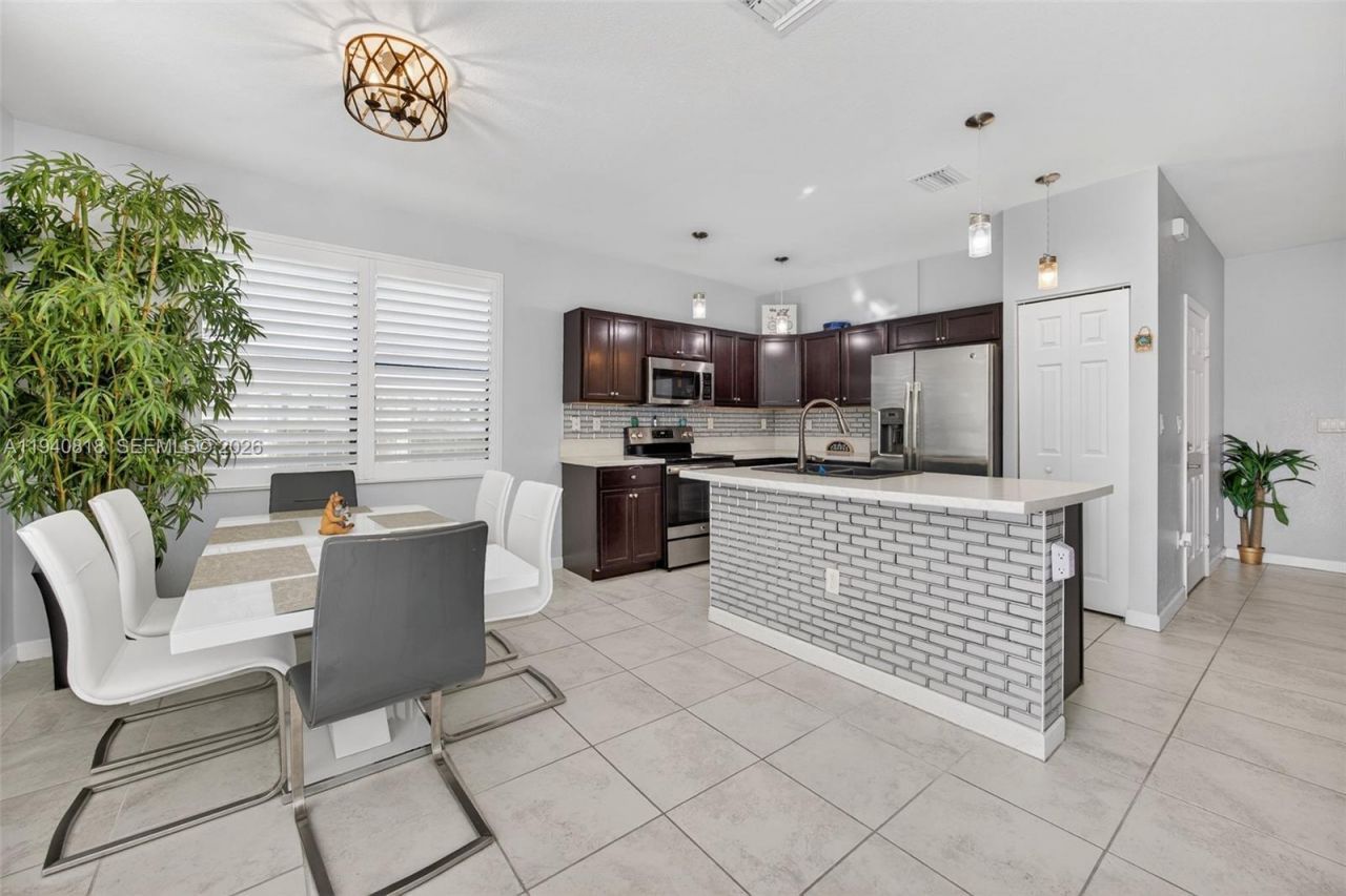 3756 NE 1st St, Homestead, FL 33033 Photo