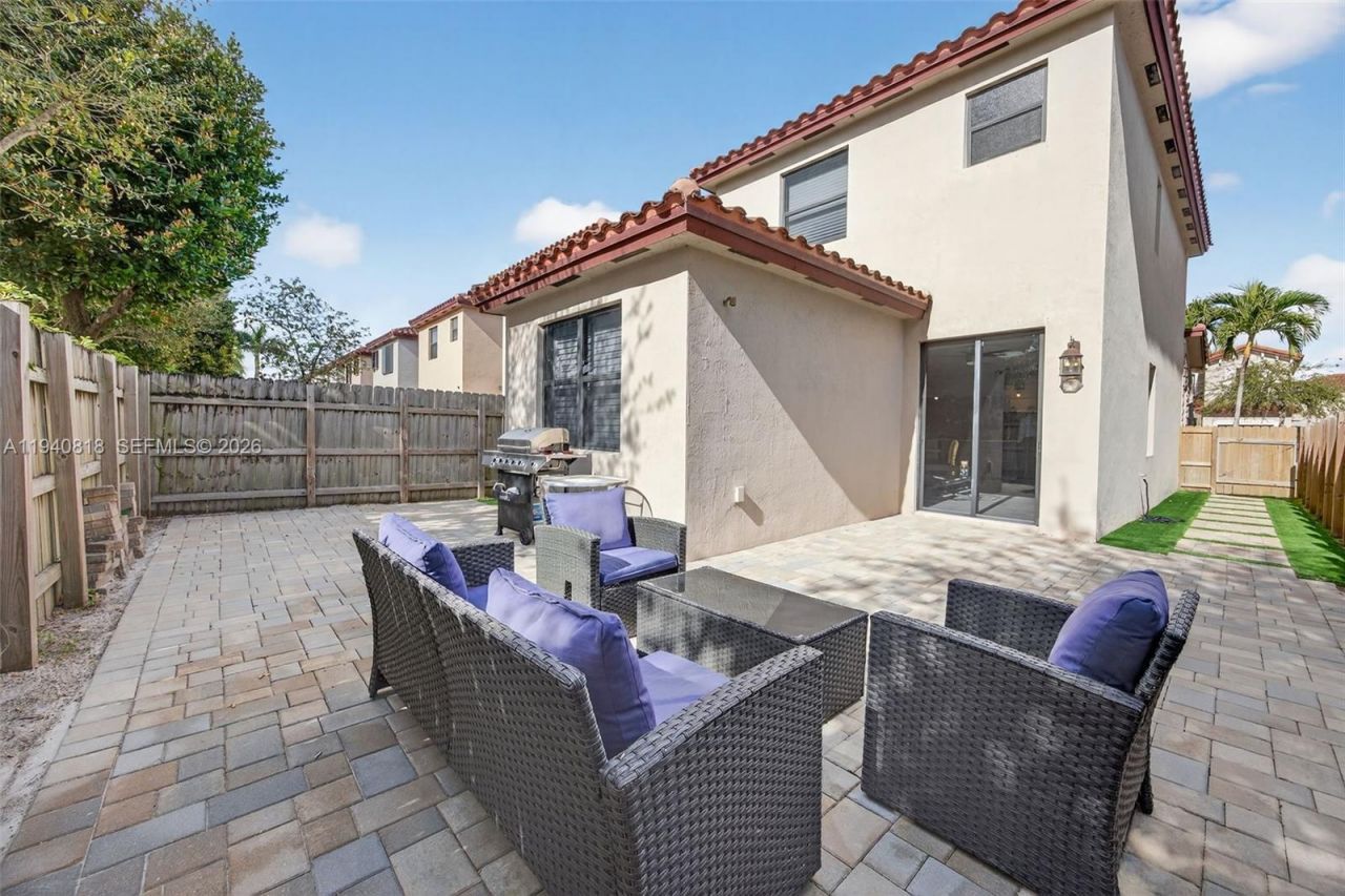 3756 NE 1st St, Homestead, FL 33033 Photo