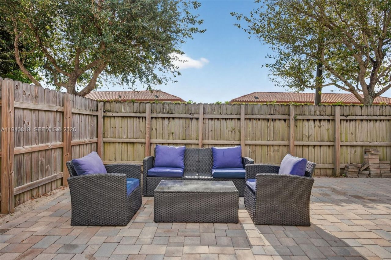 3756 NE 1st St, Homestead, FL 33033 Photo