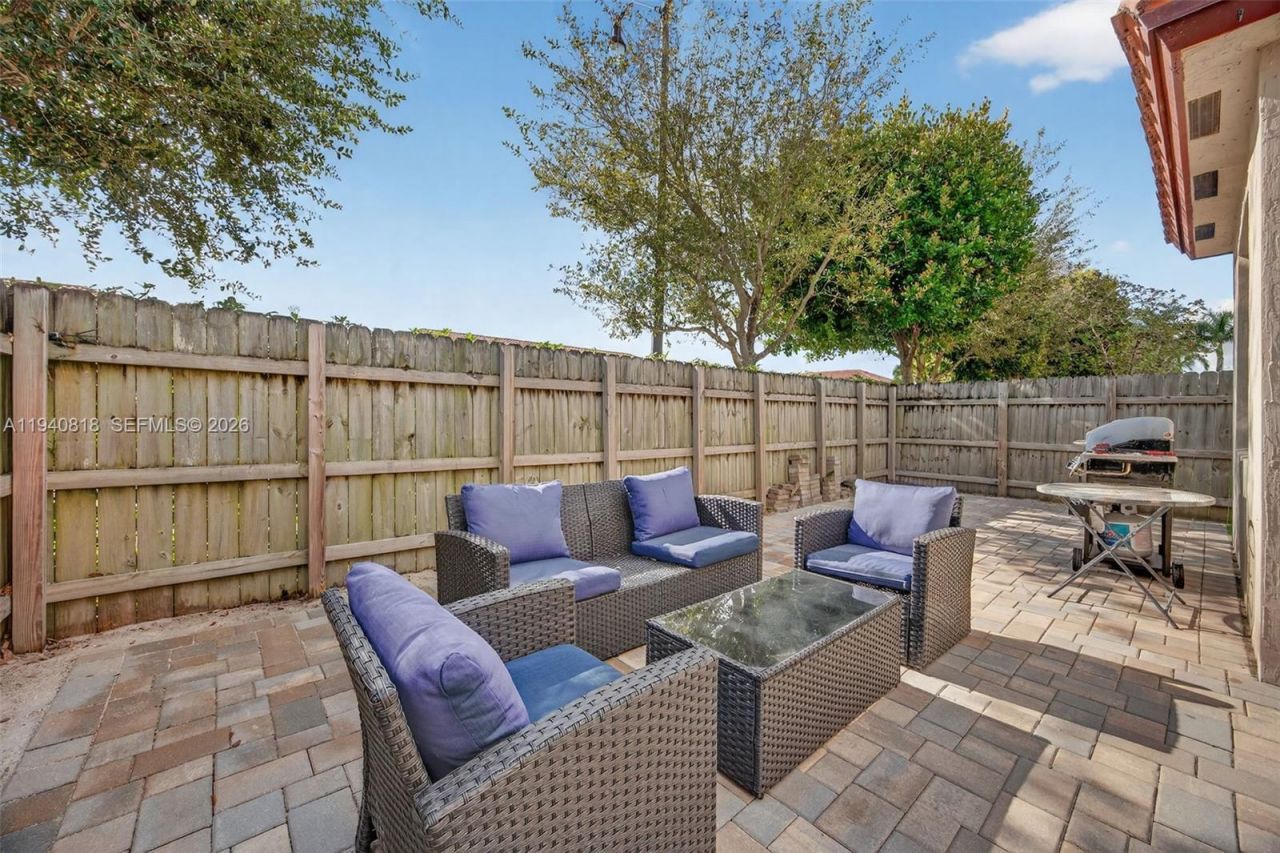 3756 NE 1st St, Homestead, FL 33033 Photo