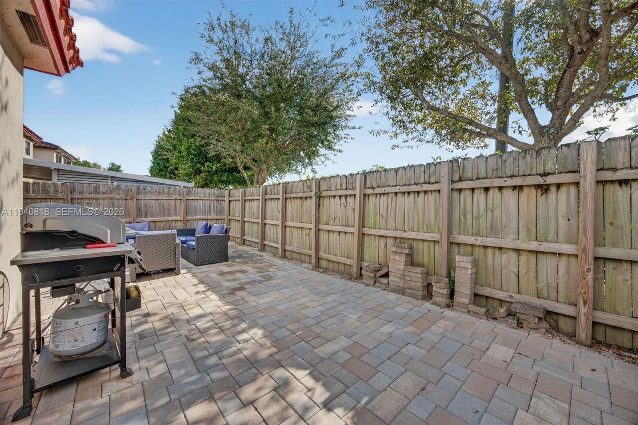 3756 NE 1st St, Homestead, FL 33033 Photo