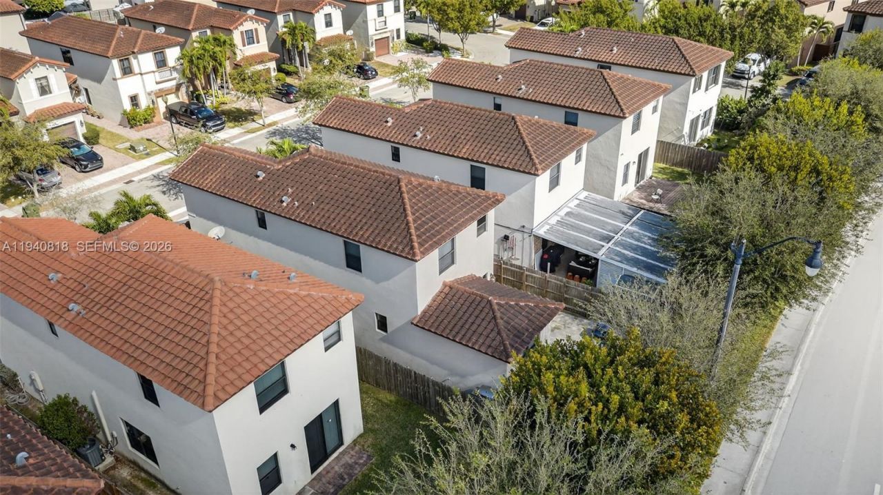 3756 NE 1st St, Homestead, FL 33033 Photo