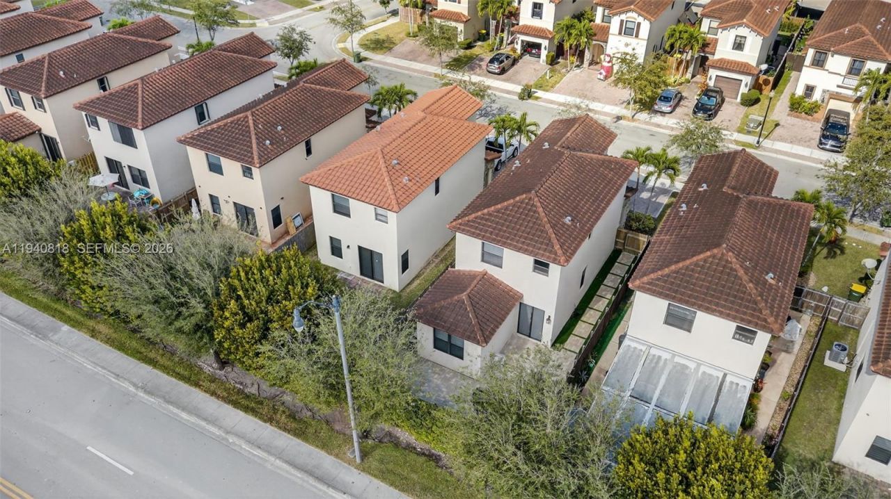 3756 NE 1st St, Homestead, FL 33033 Photo