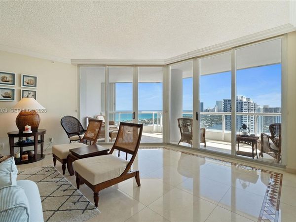 21050 Point Pl, Unit 2702, Aventura, FL 33180