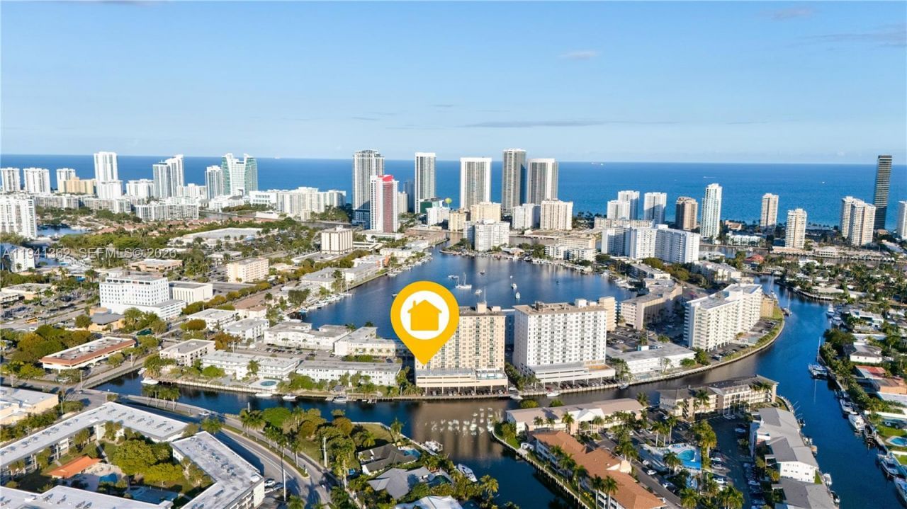 437 Golden Isles Dr, Unit 4D, Hallandale Beach, FL 33009 Photo