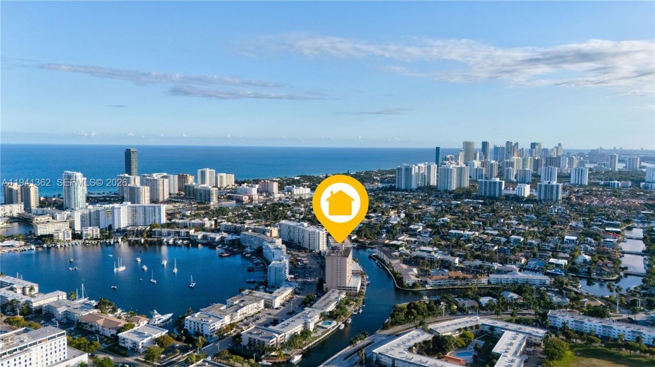 437 Golden Isles Dr, Unit 4D, Hallandale Beach, FL 33009 Photo