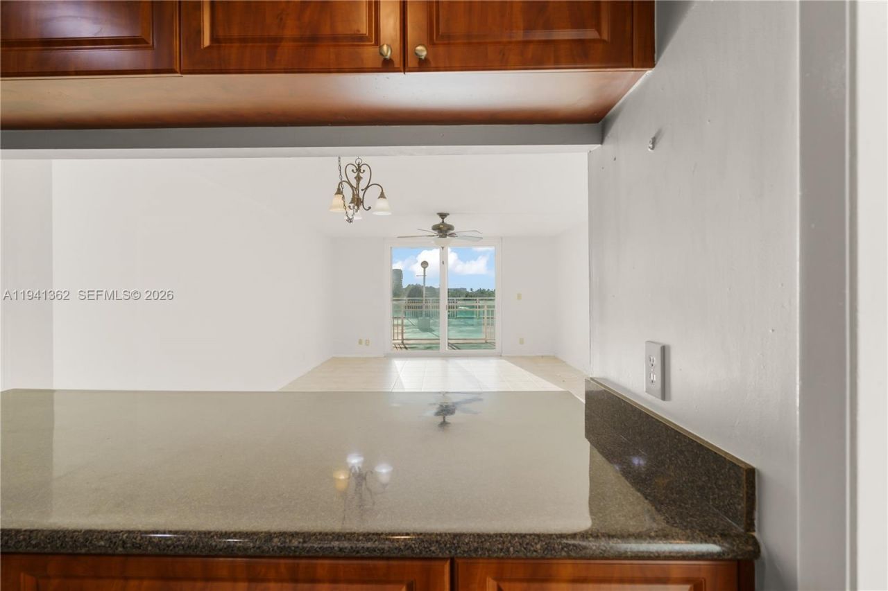 437 Golden Isles Dr, Unit 4D, Hallandale Beach, FL 33009 Photo