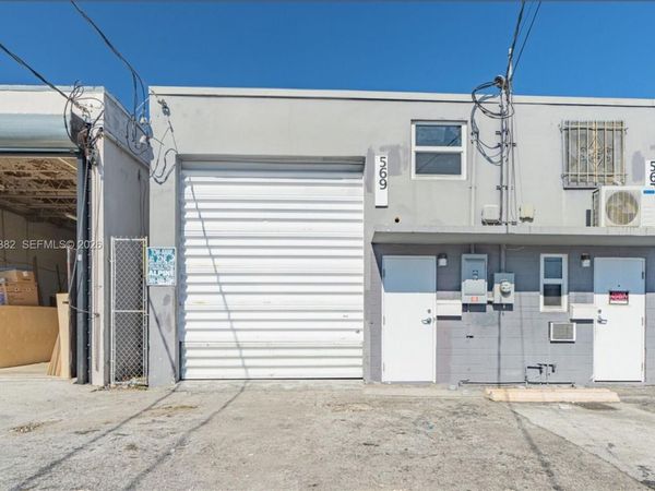 569 W 28th St , Hialeah, FL 33010