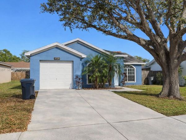 8225 Riverboat Drive, Tampa, FL 33637