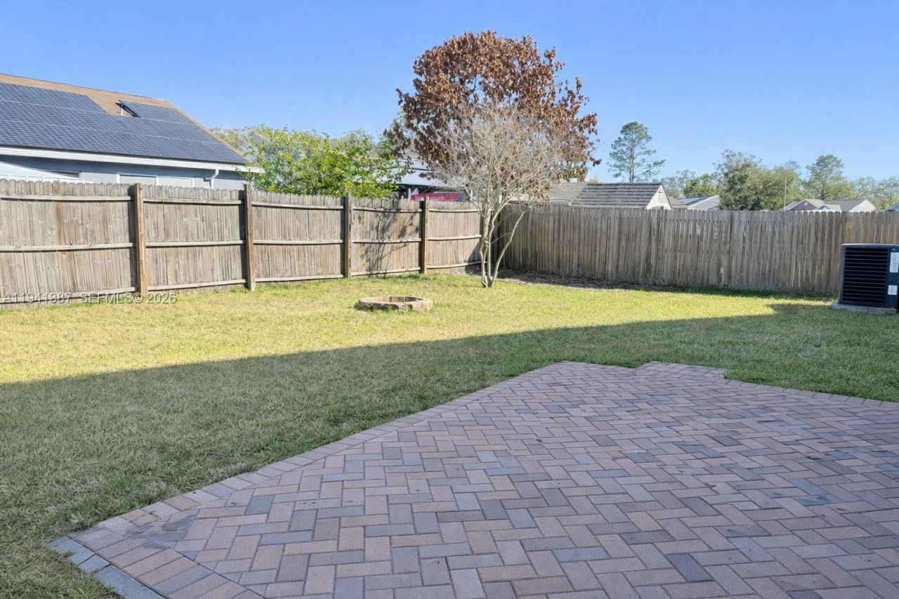 8225 Riverboat Drive, Tampa, FL 33637 Photo