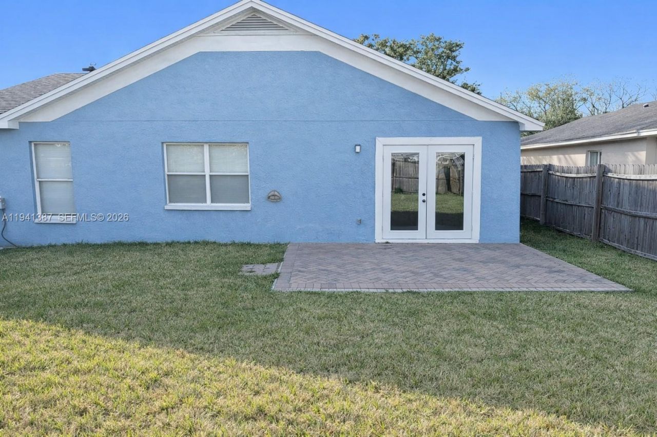 8225 Riverboat Drive, Tampa, FL 33637 Photo