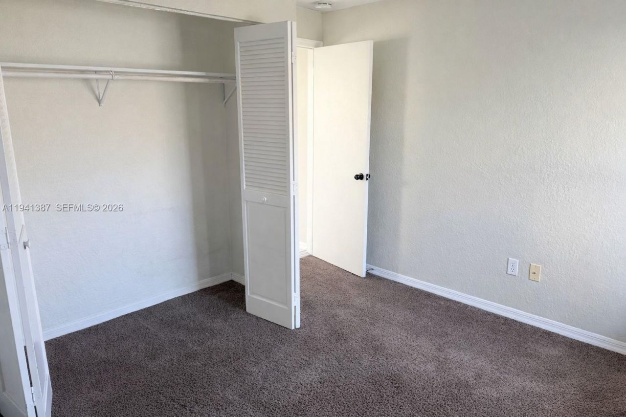 8225 Riverboat Drive, Tampa, FL 33637 Photo