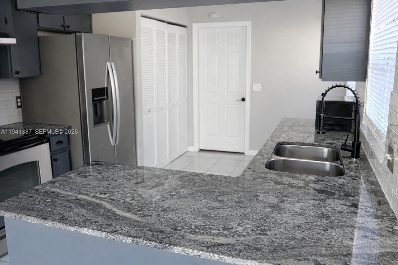 8225 Riverboat Drive, Tampa, FL 33637 Photo