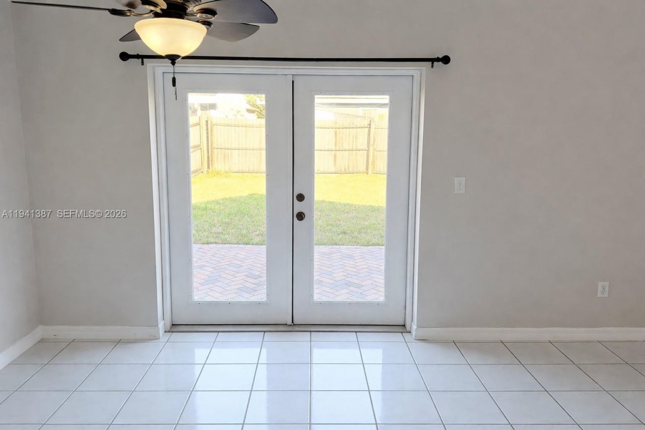 8225 Riverboat Drive, Tampa, FL 33637 Photo