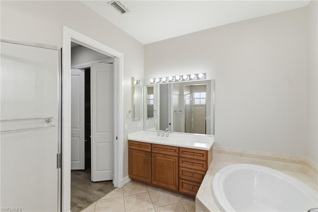 4854 Europa Dr, Naples, FL 34105 Photo