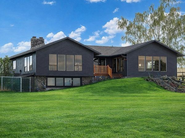 1112 E Jennings Rd, Spangle, WA 99031