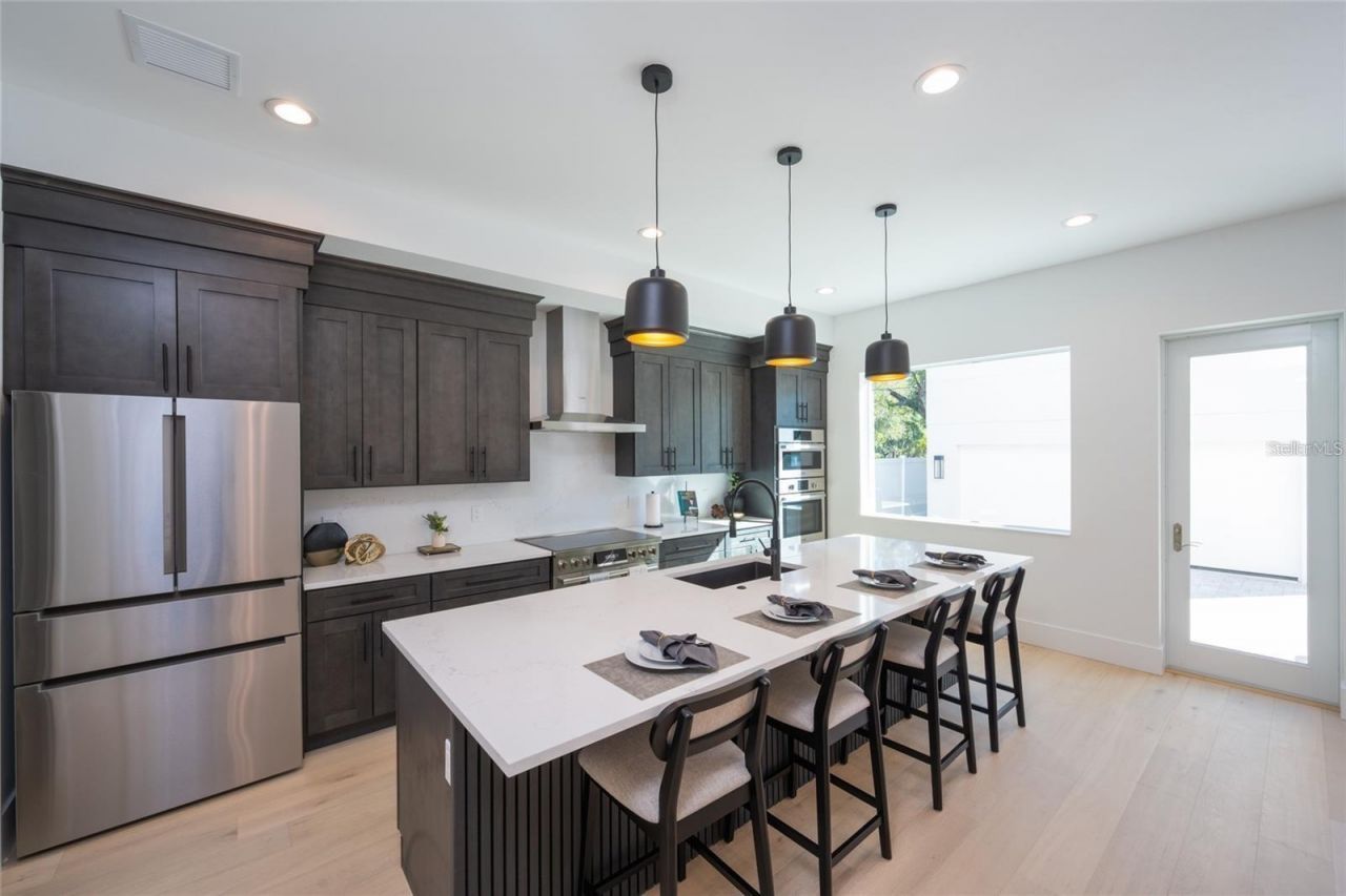 2446 Floyd Street, Sarasota, FL 34239 Photo