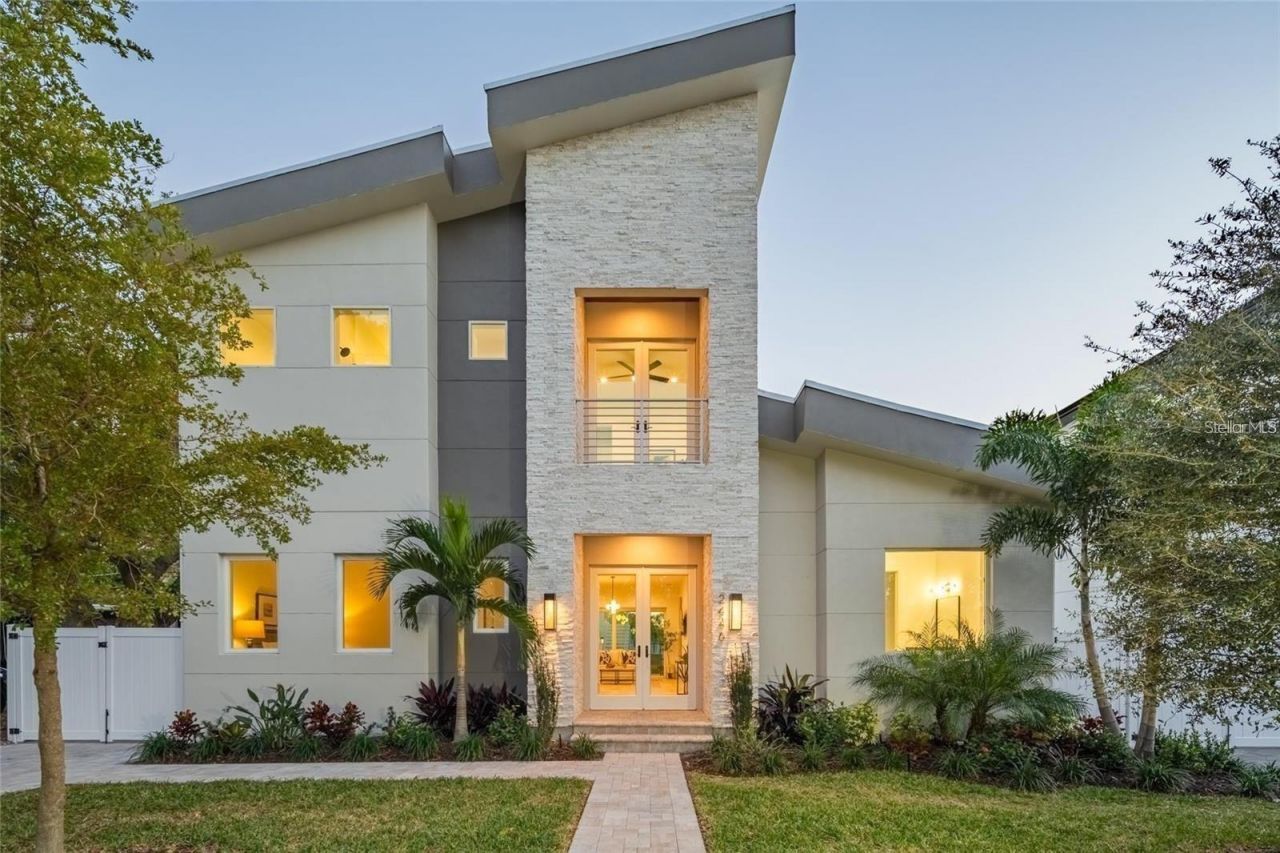 2446 Floyd Street, Sarasota, FL 34239 Photo