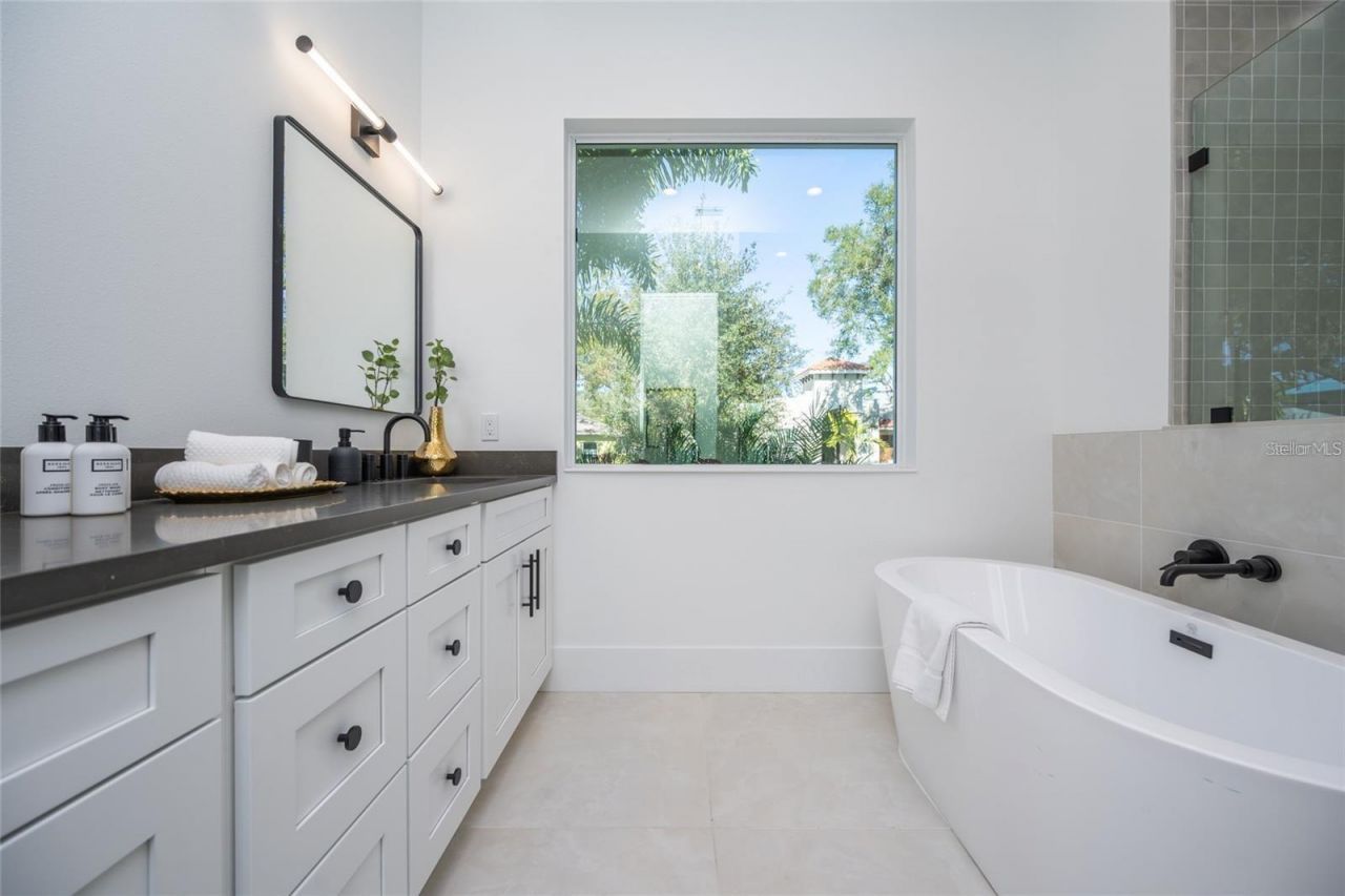 2446 Floyd Street, Sarasota, FL 34239 Photo