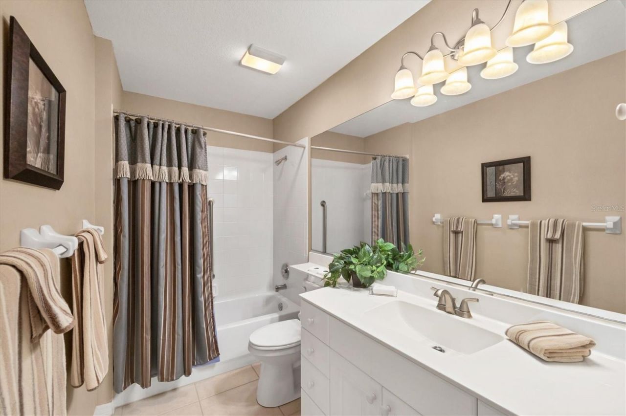 107 Woodbridge Drive, Unit 102, Venice, FL 34293 Photo