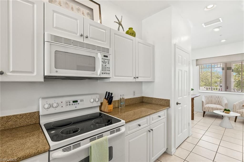 7940 Mahogany Run Ln, Unit 625, Naples, FL 34113 Photo