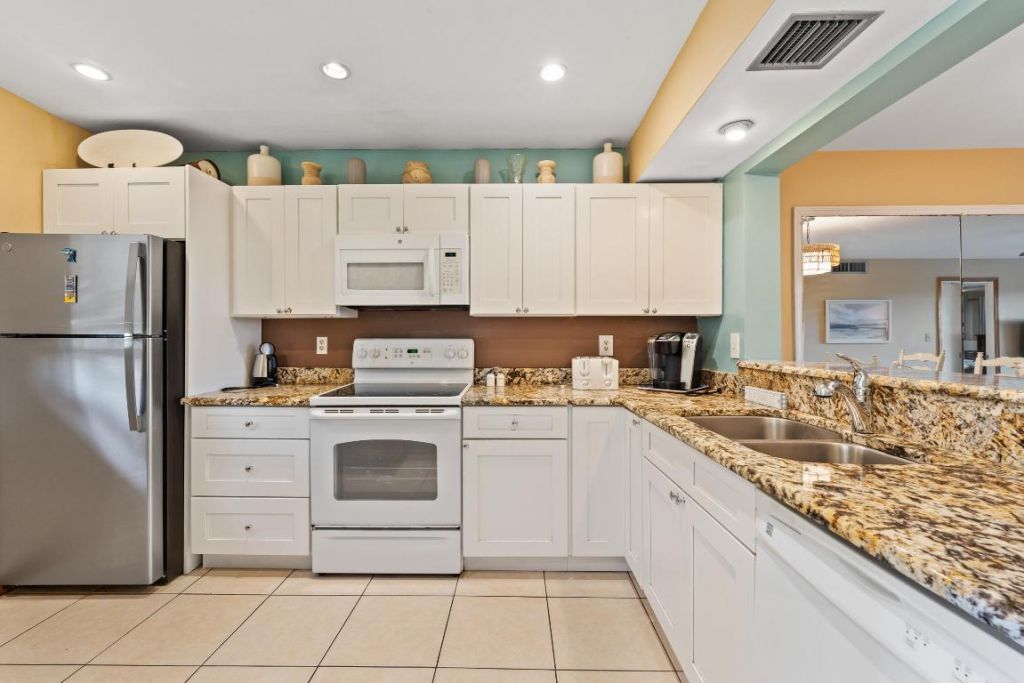 7420 S Ocean Drive, Unit 113, Jensen Beach, FL 34957 Photo