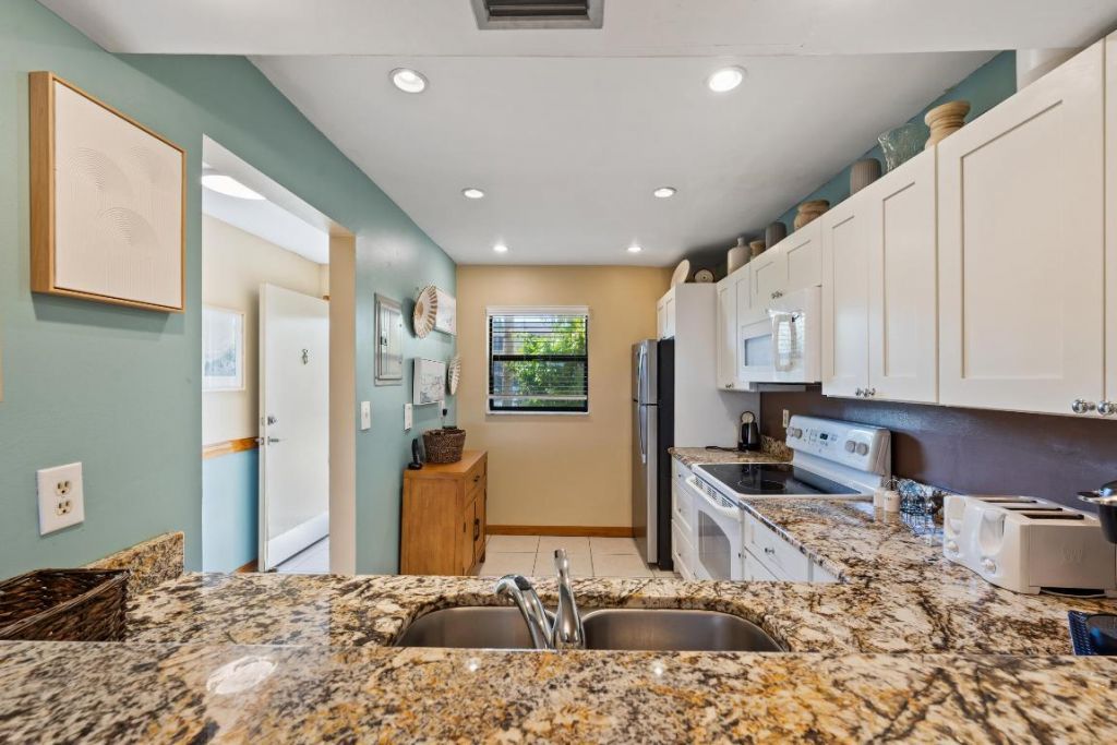 7420 S Ocean Drive, Unit 113, Jensen Beach, FL 34957 Photo