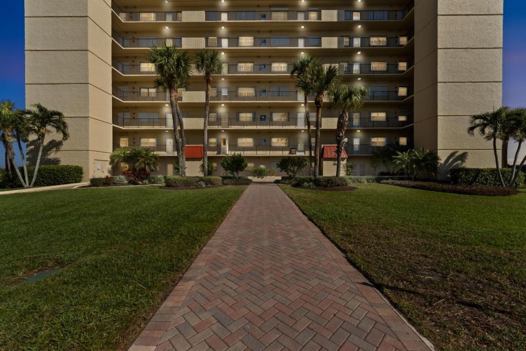 7420 S Ocean Drive, Unit 113, Jensen Beach, FL 34957 Photo