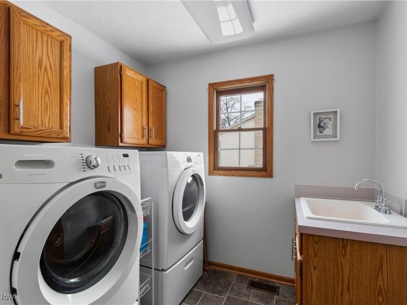 8779 Glenarden Circle NW, Massillon, OH 44646 Photo 26