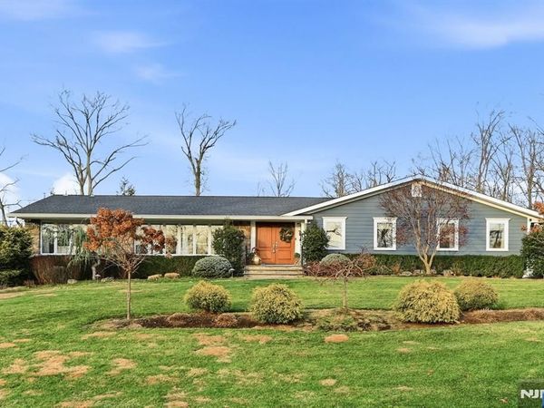 85 Oak Drive, Upper Saddle River, NJ 07458