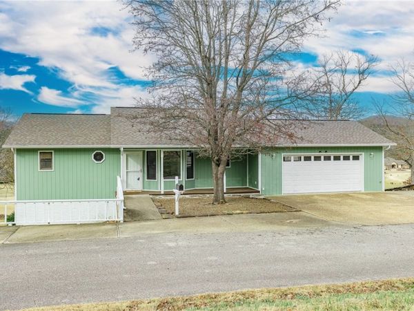 66 Shields Spur , Unit 112, Holiday Island, AR 72631