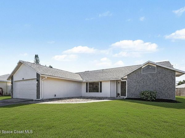 786 Hamm Street NW, Palm Bay, FL 32907