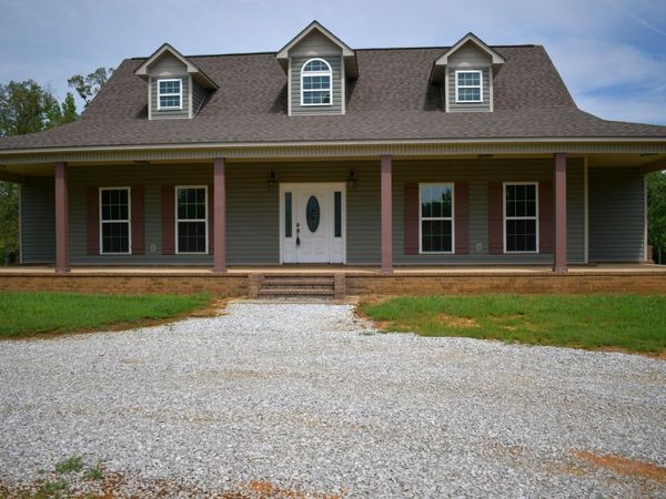 1002 Robins Lane, Blue Springs, MS 38828