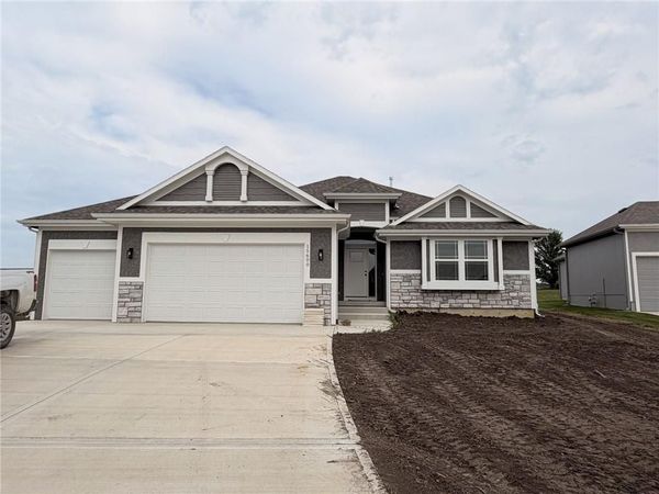15600 Sheridan Court, Basehor, KS 66007