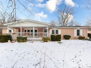 8200 Oakville Waltz Road, Belleville, MI 48111