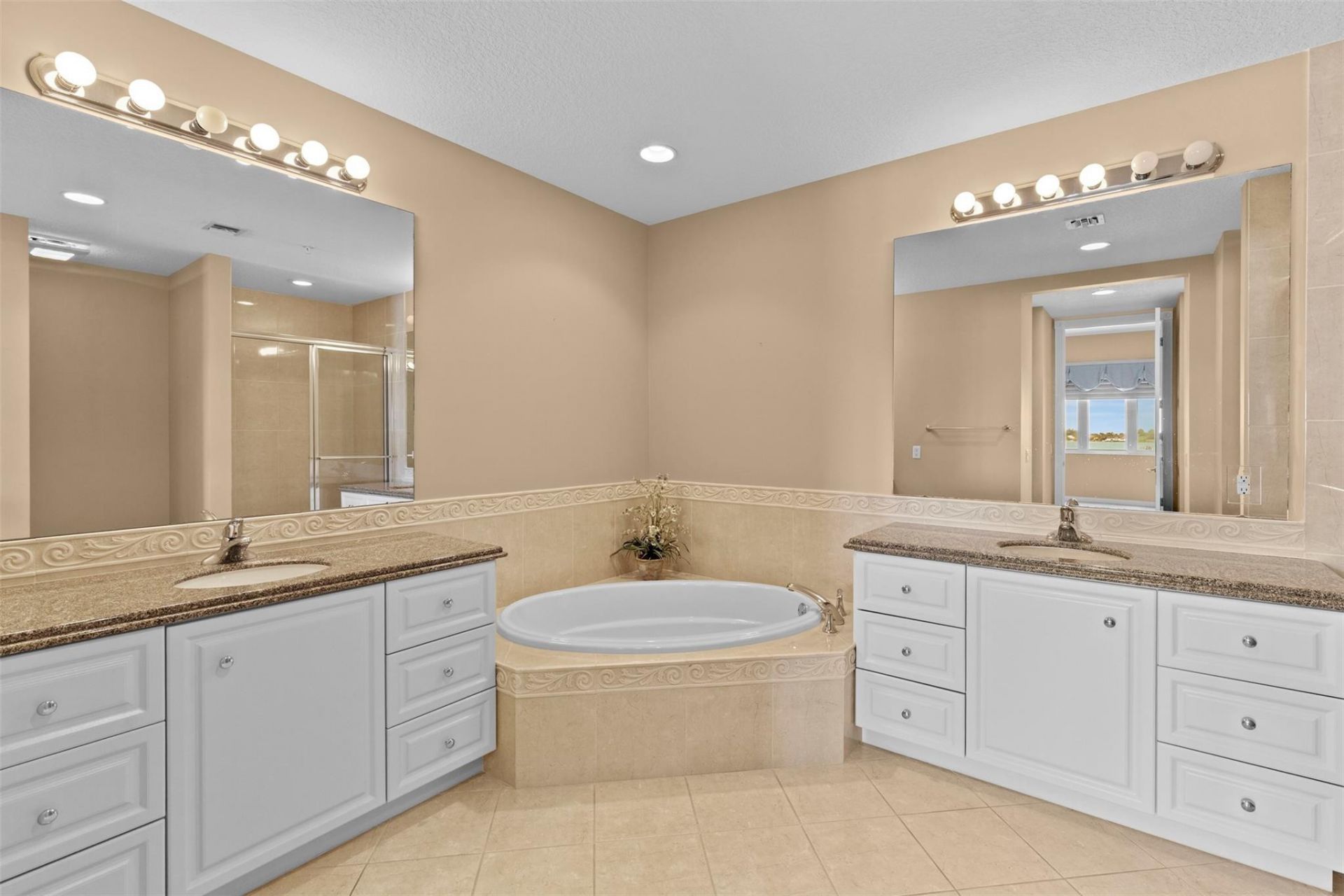 20 Harbour Isle Drive, Unit Ph02, Hutchinson Island, FL 34949 Photo