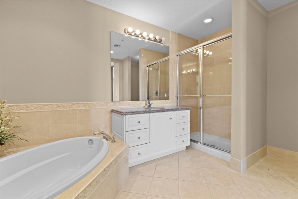 20 Harbour Isle Dr, Unit PH02, Hutchinson Island, FL 34949 Photo