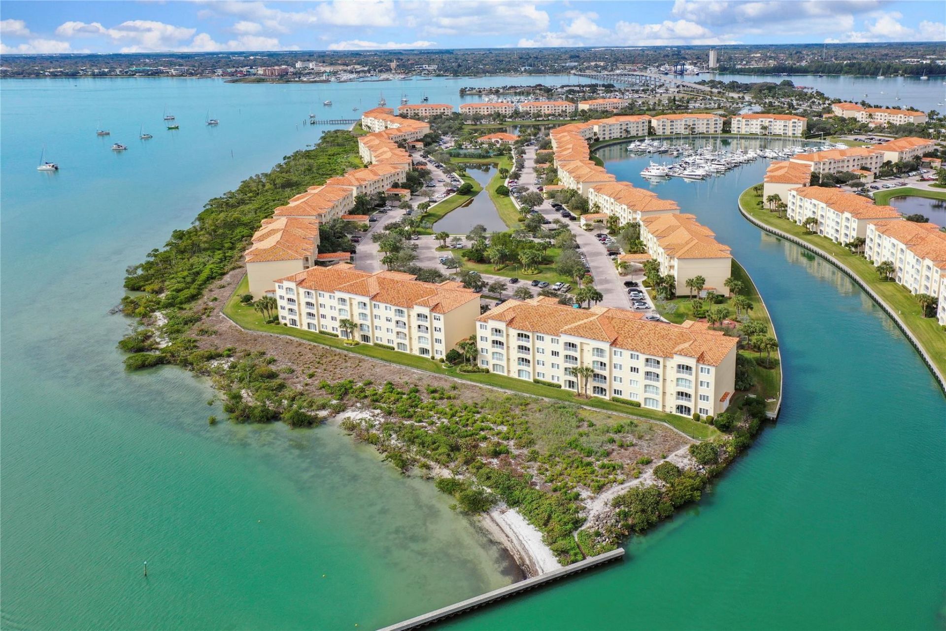 20 Harbour Isle Drive, Unit Ph02, Hutchinson Island, FL 34949 Photo