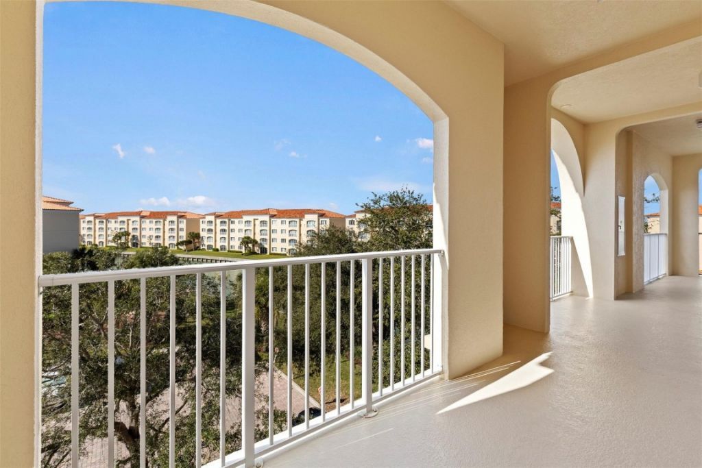 20 Harbour Isle Dr, Unit PH02, Hutchinson Island, FL 34949 Photo