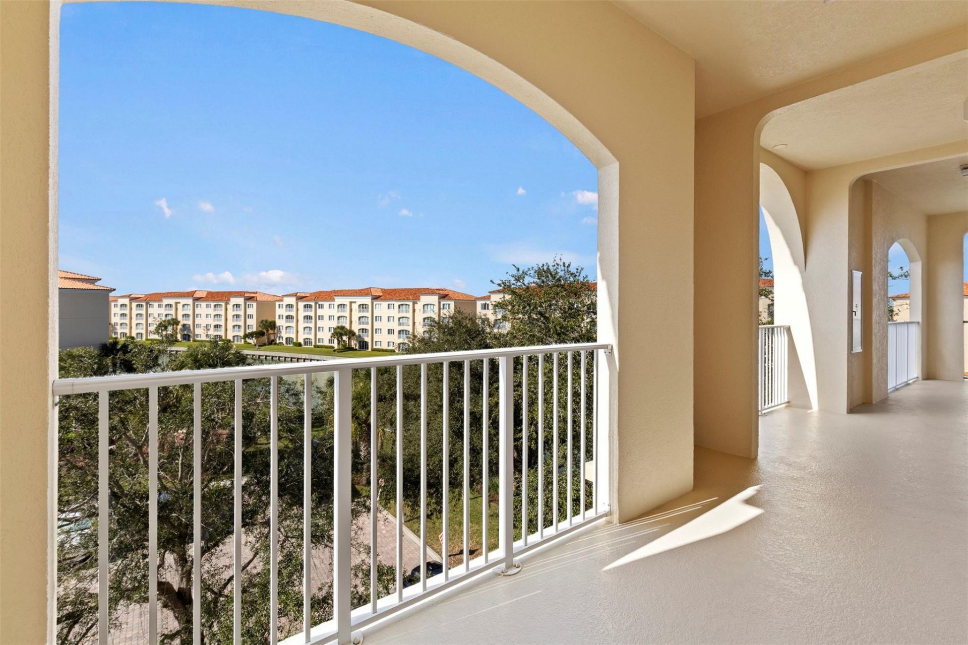 20 Harbour Isle Drive, Unit Ph02, Hutchinson Island, FL 34949 Photo