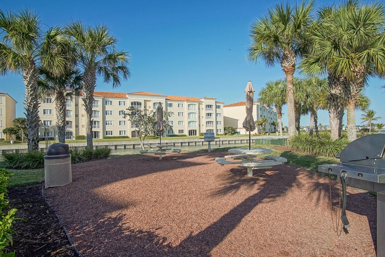 20 Harbour Isle Drive, Unit Ph02, Hutchinson Island, FL 34949 Photo
