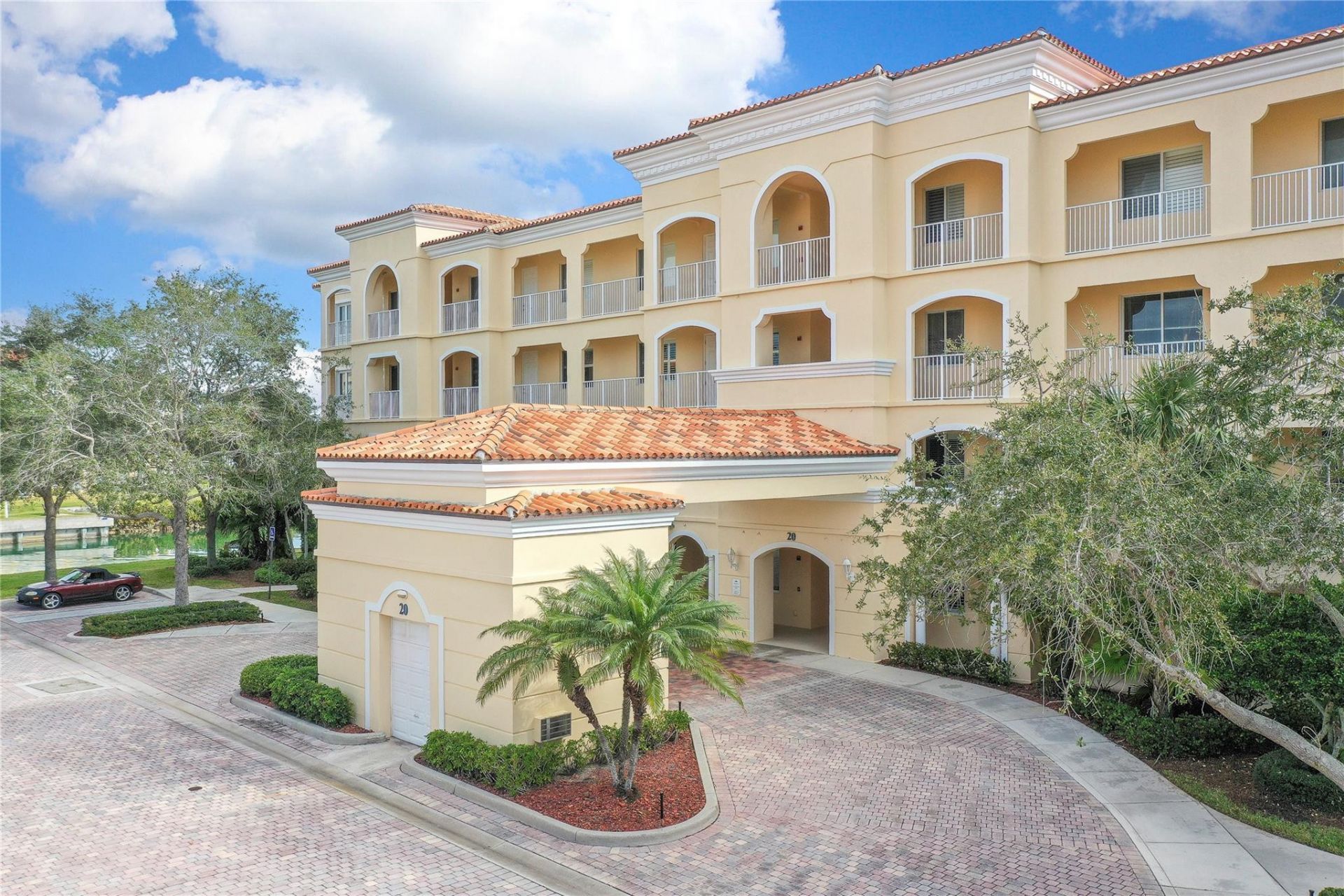 20 Harbour Isle Drive, Unit Ph02, Hutchinson Island, FL 34949 Photo