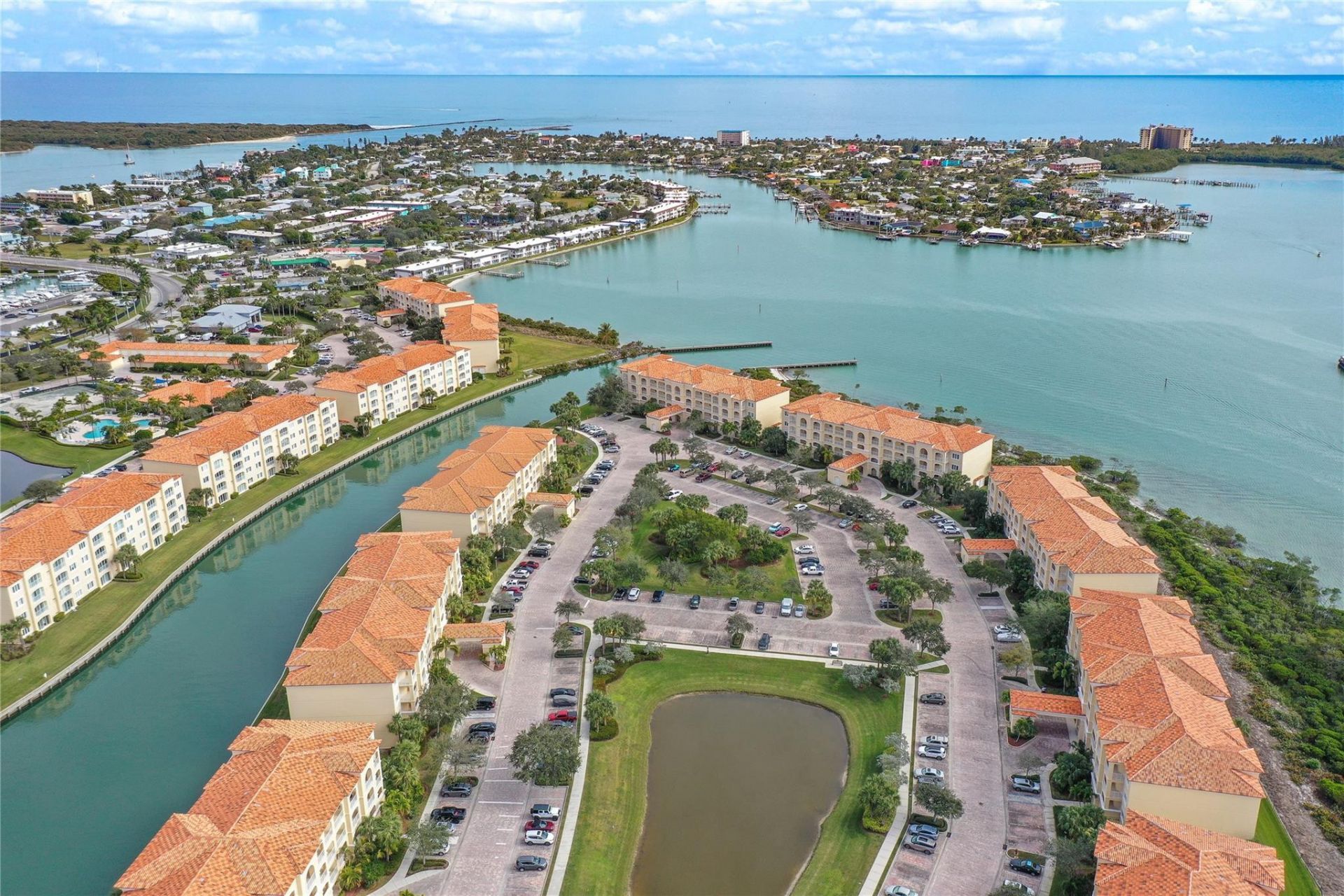 20 Harbour Isle Drive, Unit Ph02, Hutchinson Island, FL 34949 Photo