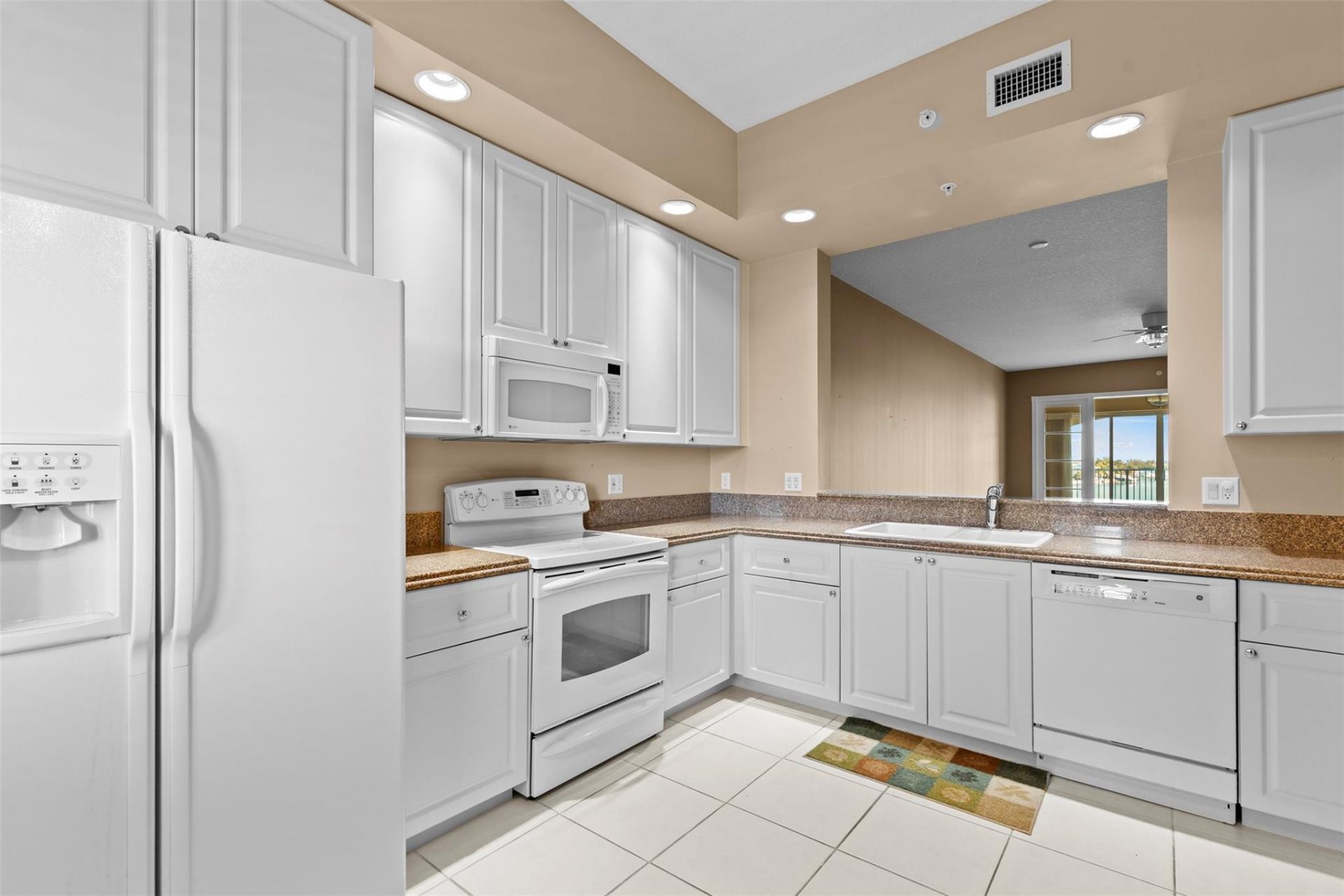 20 Harbour Isle Drive, Unit Ph02, Hutchinson Island, FL 34949 Photo